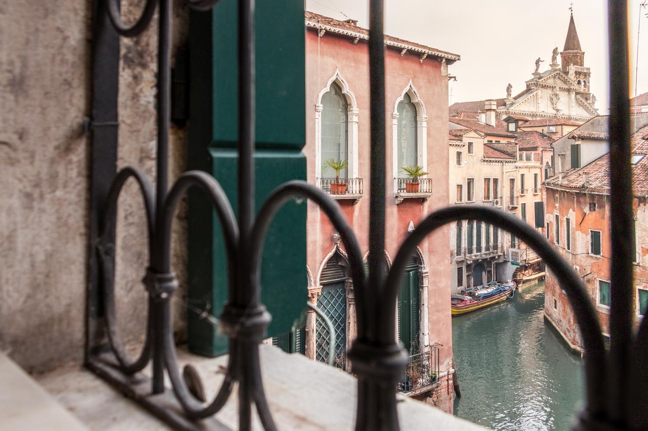La Fenice Double Canal View Venice Exterior photo